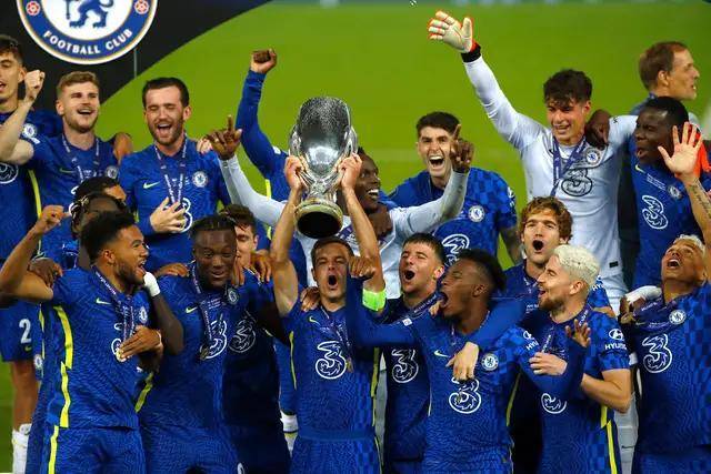 中国男篮不敌塞尔维亚 李凯尔6分4板赵睿13分